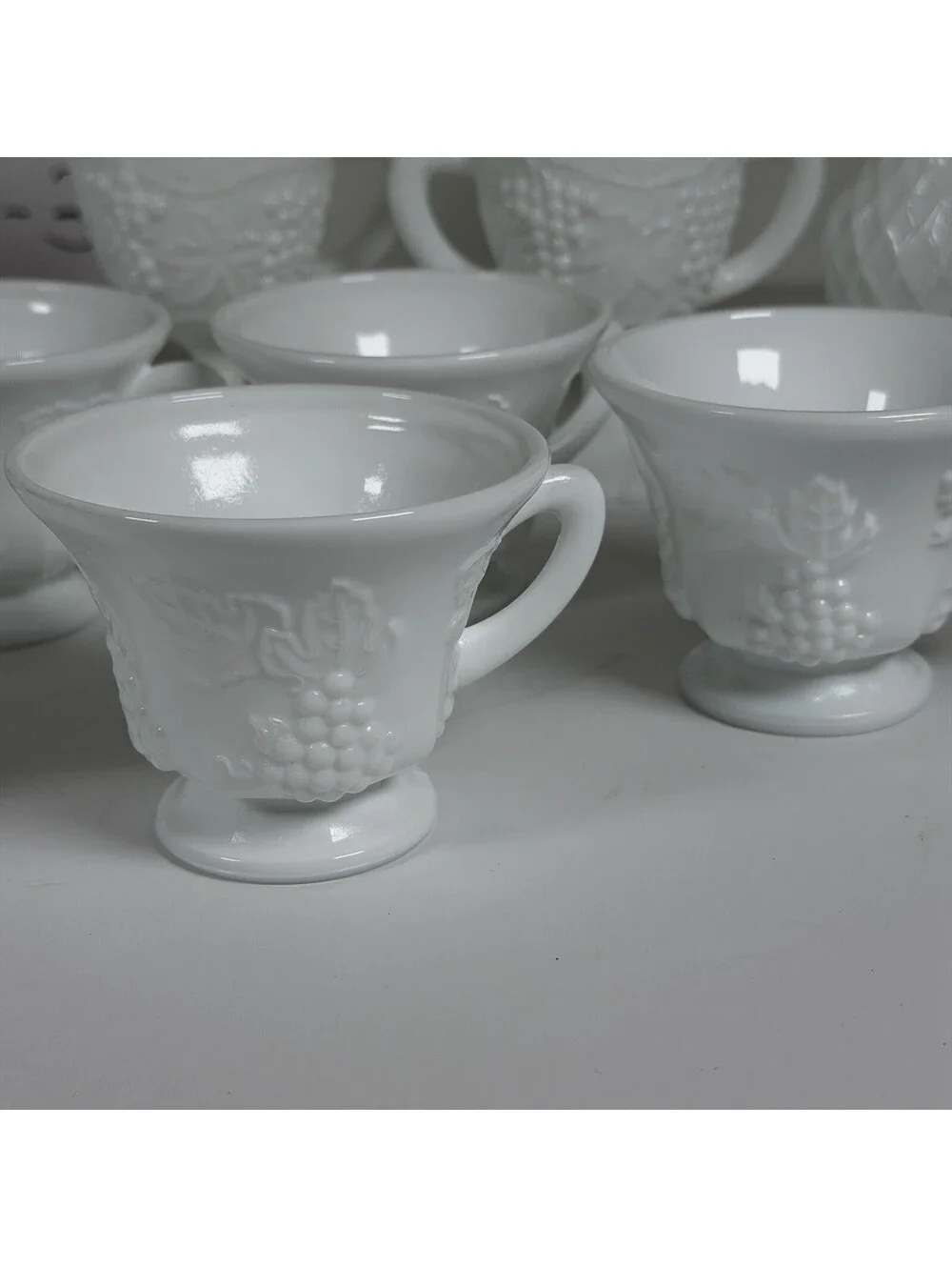 Vintage Imperial Glass Milk Glass Harvest Grape 28pc Set S-3 White Dinnerware